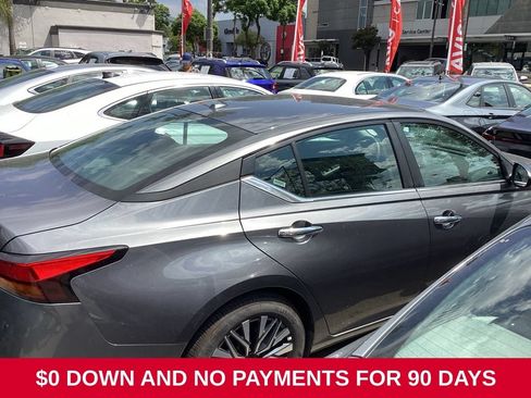 Used 2025 Nissan Altima 2.5 SV FWD image 6