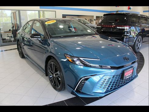 Used 2026 Toyota Camry XSE w/ Premium Package AWD/4WD image 3