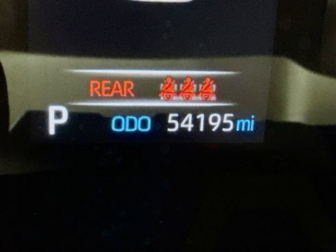 Certified 2021 Toyota RAV4 XLE Premium AWD/4WD image 5