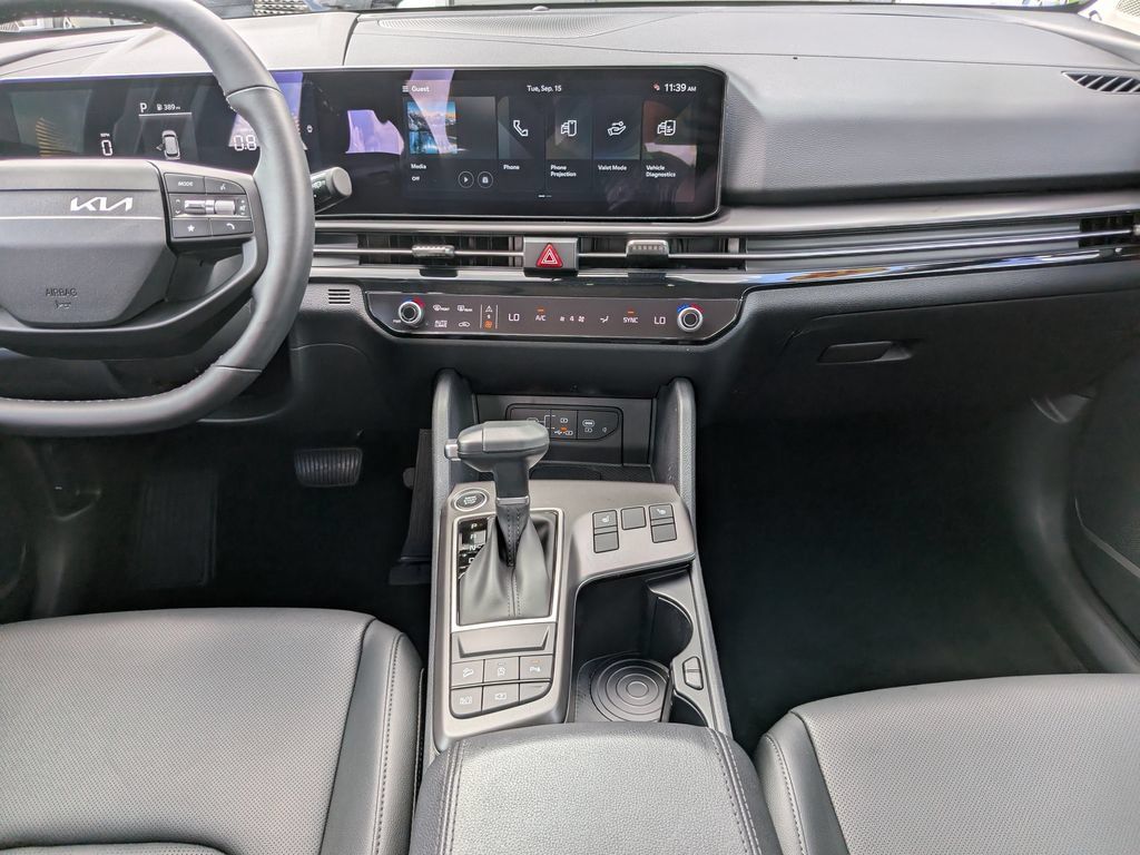 Certified 2026 Kia Sportage EX w/ EX Panorama Roof Package FWD image 17