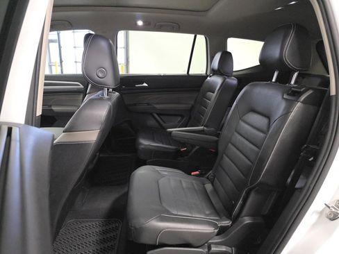 Used 2022 Volkswagen Atlas SEL Premium image 10