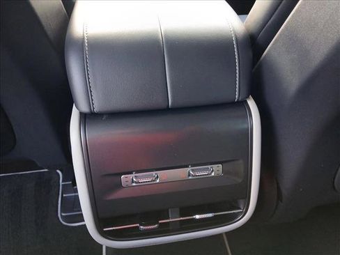 Used 2025 Lincoln Nautilus Premier w/ Equipment Group 102A AWD/4WD image 14