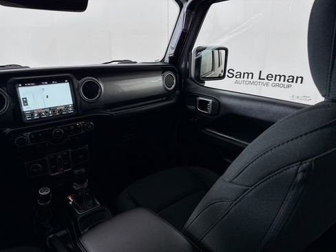 Used 2020 Jeep Wrangler Unlimited Sahara image 23