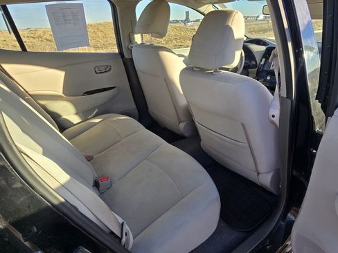 Used 2014 Nissan Leaf SV w/ LED & Quick Charge Package image 16