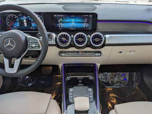 Used 2022 Mercedes-Benz GLB 250 image 19