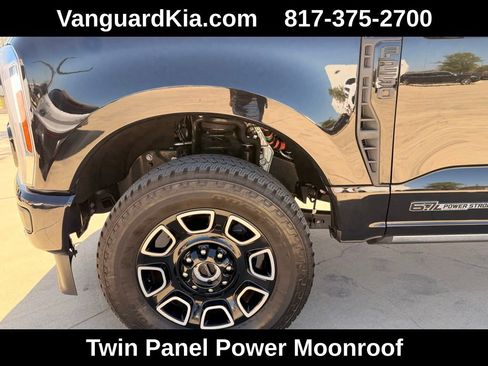 Used 2026 Ford F250 Platinum w/ FX4 Off-Road Package image 8