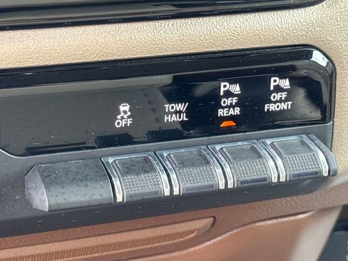 Used 2021 RAM 1500 Laramie AWD/4WD image 48
