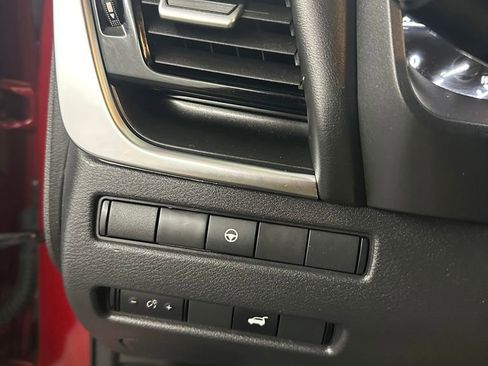 Used 2023 Nissan Rogue SV w/ SV Premium Package image 16