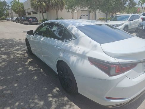 Used 2023 Lexus ES 350 F Sport w/ Accessory Package (Z2) FWD image 11
