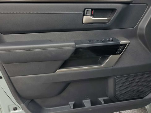 Used 2025 Toyota Tundra Limited AWD/4WD image 17