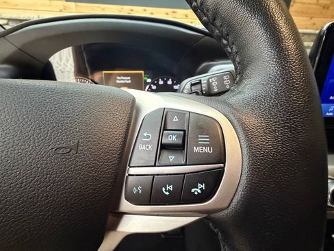 Used 2020 Ford Explorer XLT w/ Equipment Group 202A AWD/4WD image 37