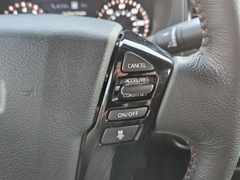 Used 2022 Nissan Frontier PRO-4X w/ Technology Package image 13