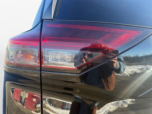 Certified 2023 Nissan Rogue S image 21