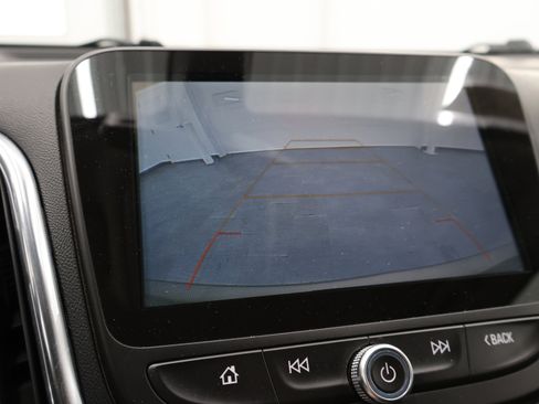 Used 2018 Chevrolet Equinox Premier AWD/4WD image 16