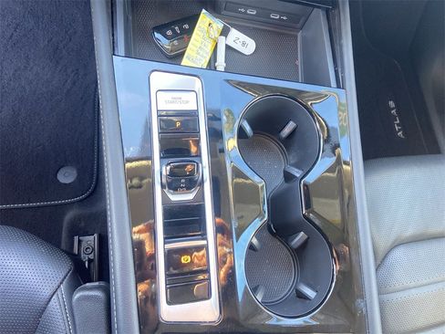 Used 2024 Volkswagen Atlas SEL image 16