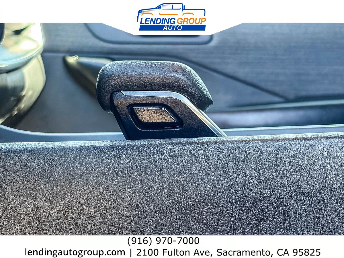 Used 2023 Nissan Rogue S AWD/4WD image 21