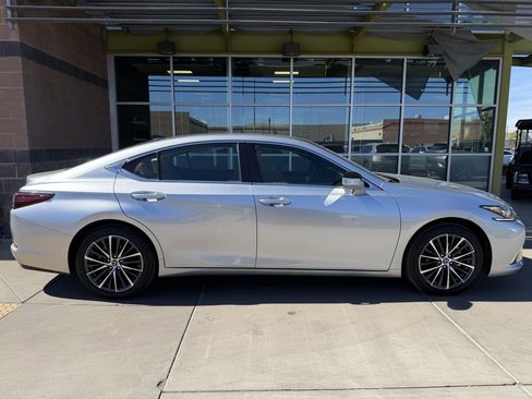 Used 2025 Lexus ES 350 w/ Premium Package image 9