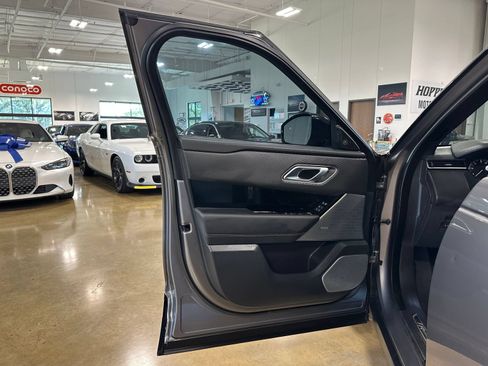 Used 2022 Land Rover Range Rover Velar R-Dynamic S AWD/4WD image 11
