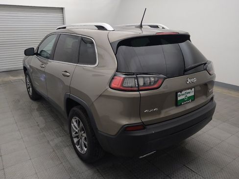 Used 2020 Jeep Cherokee Latitude Plus AWD/4WD image 5