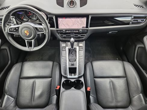 Certified 2021 Porsche Macan AWD/4WD image 24