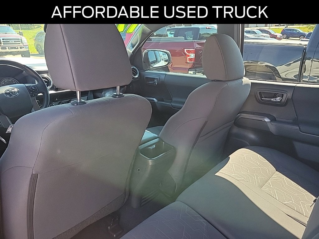 Used 2017 Toyota Tacoma TRD Sport w/ Tow Package (A/T) AWD/4WD image 13