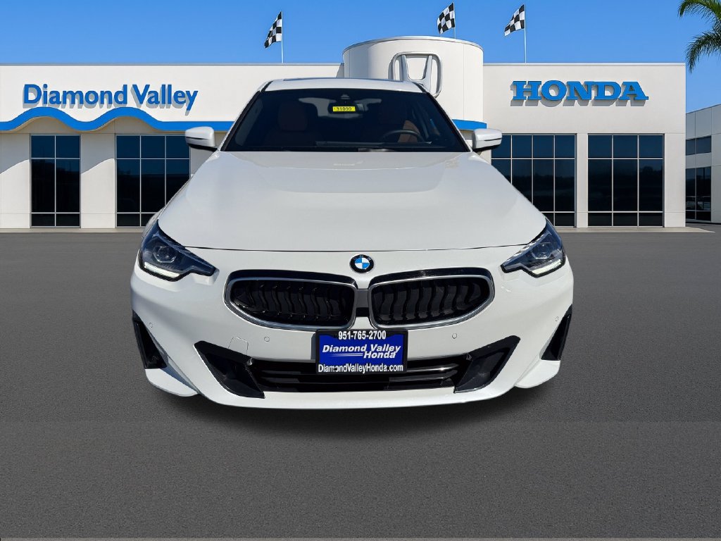 Used 2025 BMW 230i Coupe w/ Convenience Package RWD image 2