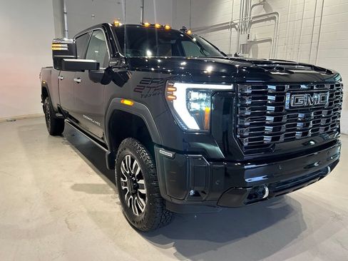 Used 2025 GMC Sierra 2500 Denali Ultimate AWD/4WD image 7