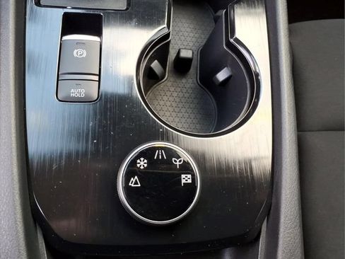 Used 2023 Nissan Rogue S AWD/4WD image 16