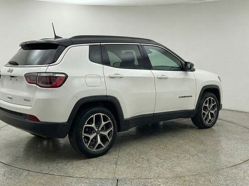 Used 2025 Jeep Compass Limited AWD/4WD image 9