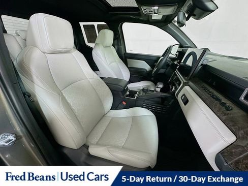 Used 2025 Toyota Tacoma Limited AWD/4WD image 34