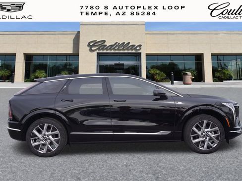 New 2026 Cadillac Optiq Luxury 1 image 2