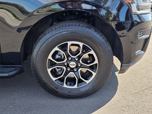 Used 2024 Ford Expedition Max XLT image 8