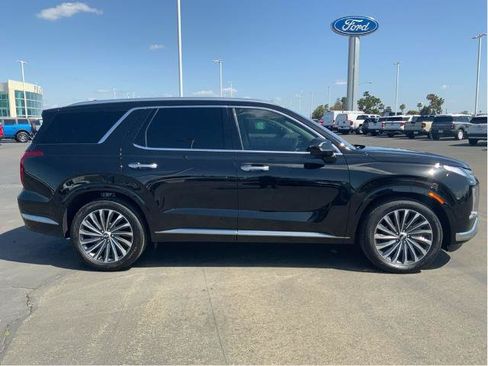 Used 2024 Hyundai Palisade Calligraphy FWD image 4