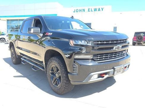Used 2025 Chevrolet Silverado 1500 LT Trail Boss w/ Convenience Package II AWD/4WD image 3