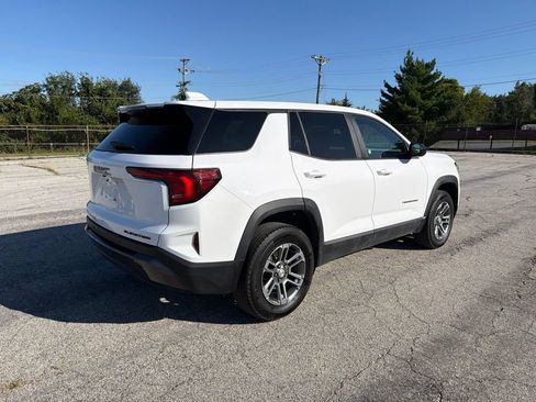 Used 2025 GMC Terrain Elevation AWD/4WD image 3