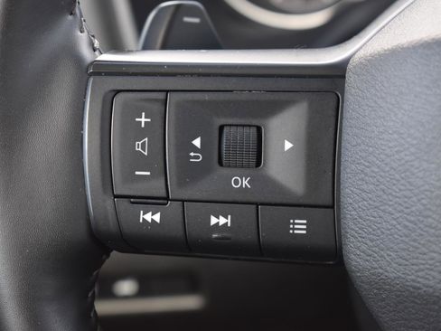 Used 2025 Nissan Rogue SV image 6