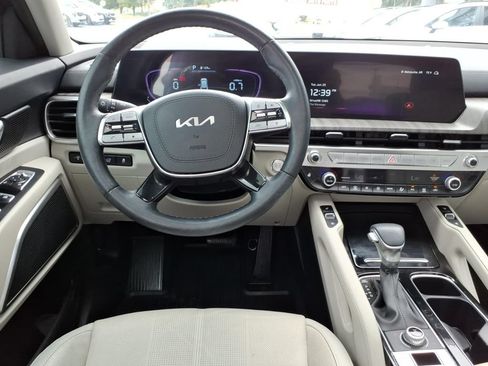 Used 2025 Kia Telluride EX w/ EX Captain's Chair Package AWD/4WD image 12