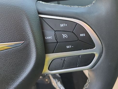 Used 2022 Chrysler Voyager LX FWD image 24