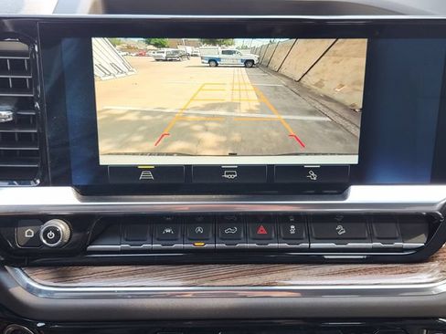 Used 2023 Chevrolet Silverado 1500 LT Trail Boss w/ Convenience Package II AWD/4WD image 6