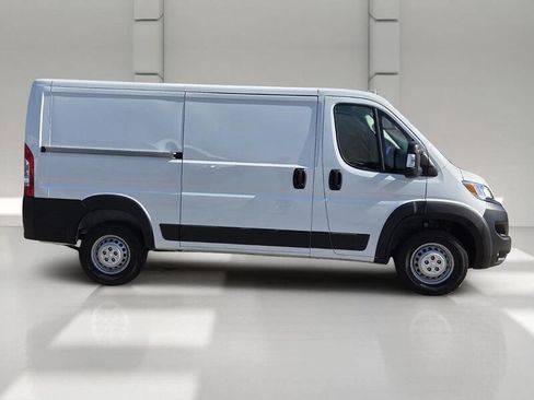 Used 2025 RAM ProMaster 2500 w/ Convenience Group FWD image 6