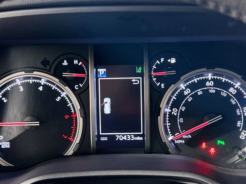 Used 2021 Toyota 4Runner Limited image 23