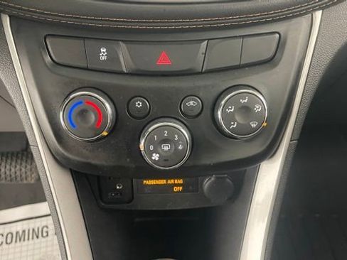 Used 2020 Chevrolet Trax LS image 40