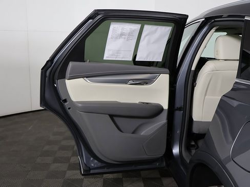 Used 2022 Cadillac XT5 Premium Luxury image 23