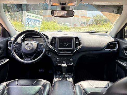 Used 2020 Jeep Cherokee Trailhawk AWD/4WD image 7