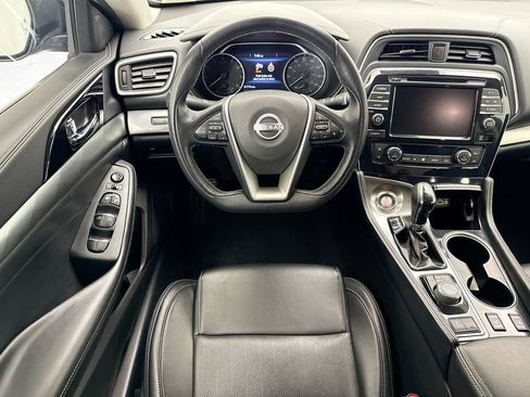 Used 2023 Nissan Maxima SV w/ Floor Mat Group FWD image 10