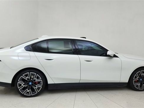 Used 2025 BMW i5 xDrive40 w/ M Sport Package image 6