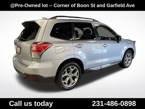 Used 2017 Subaru Forester 2.5i Touring AWD/4WD image 5