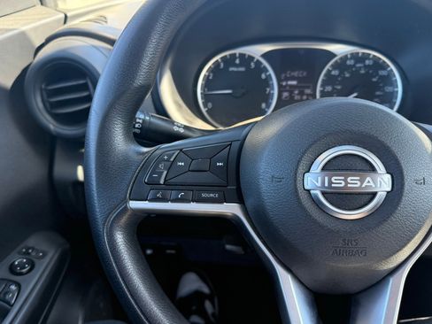 Used 2022 Nissan Kicks S image 17