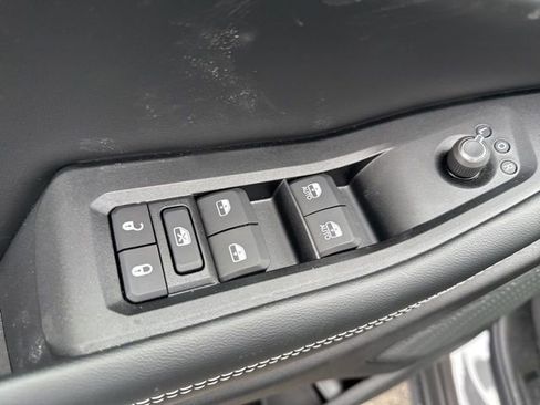 New 2025 Jeep Grand Cherokee Altitude image 23