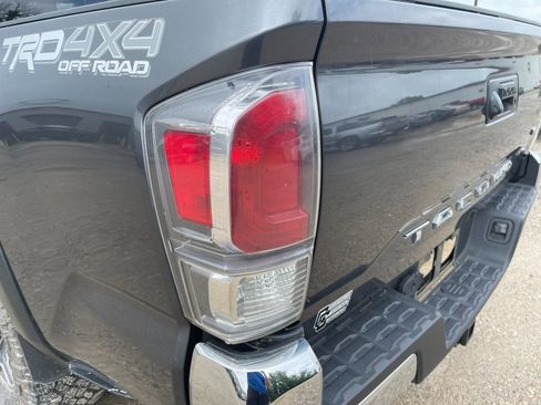 Used 2021 Toyota Tacoma TRD Off-Road AWD/4WD image 9